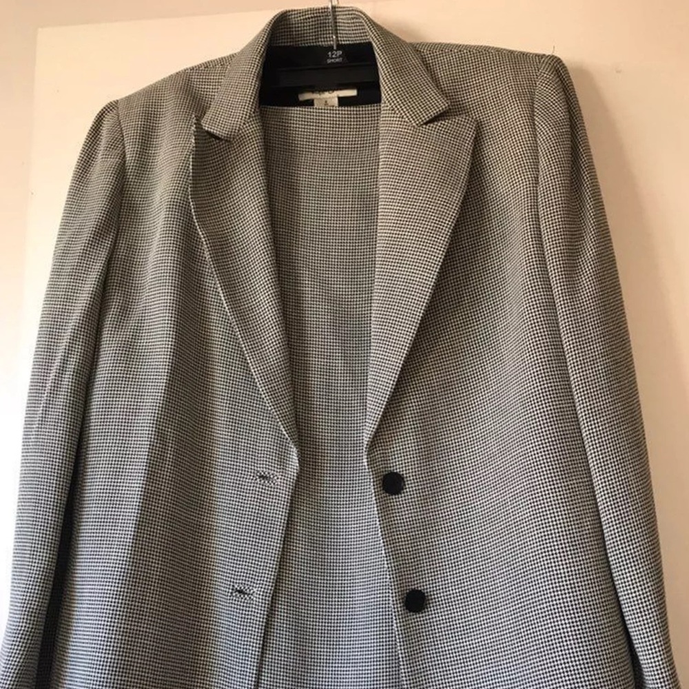 2 piece Blazer and skirt Black/white Women’s Size8
